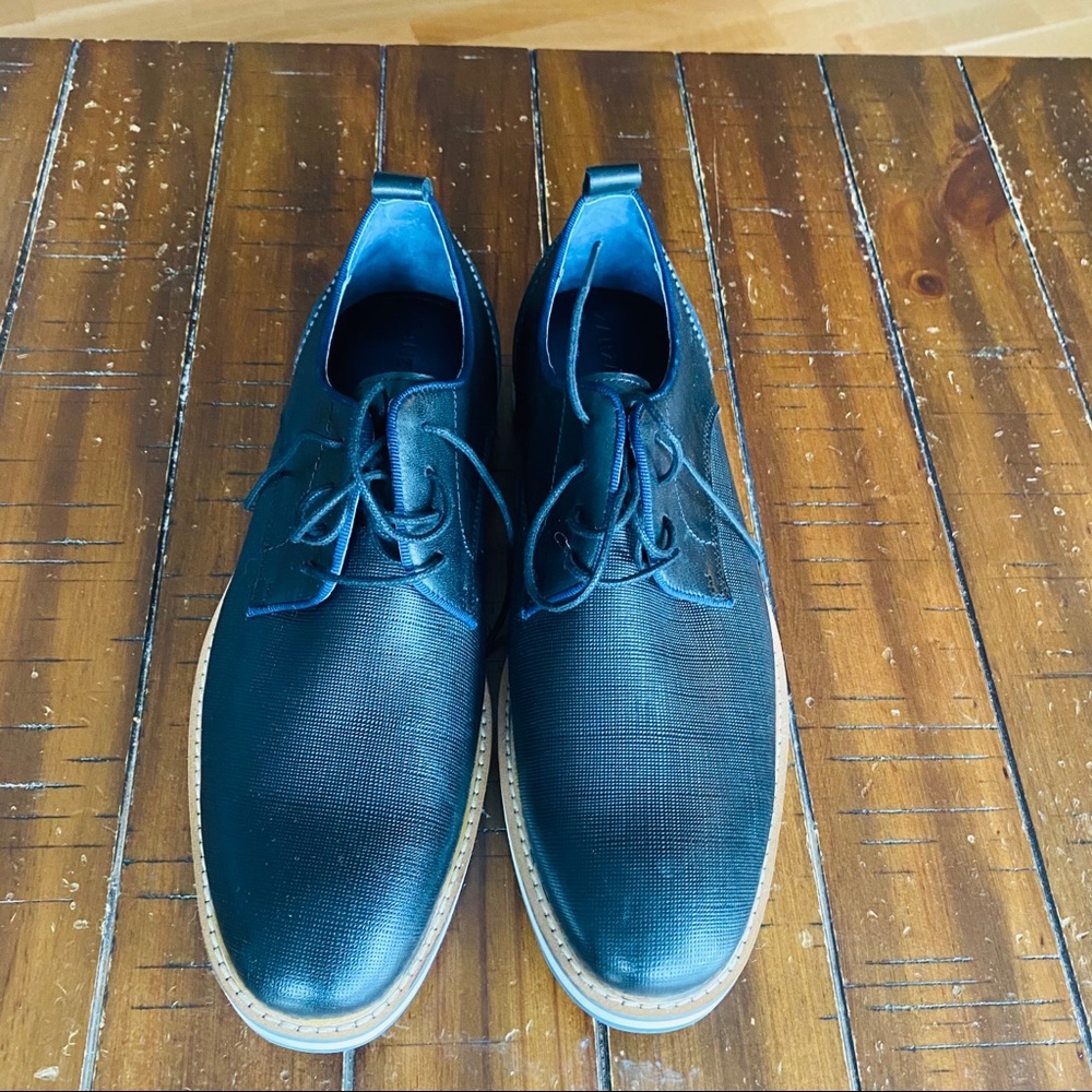 Shoes - Picture 2 of 3